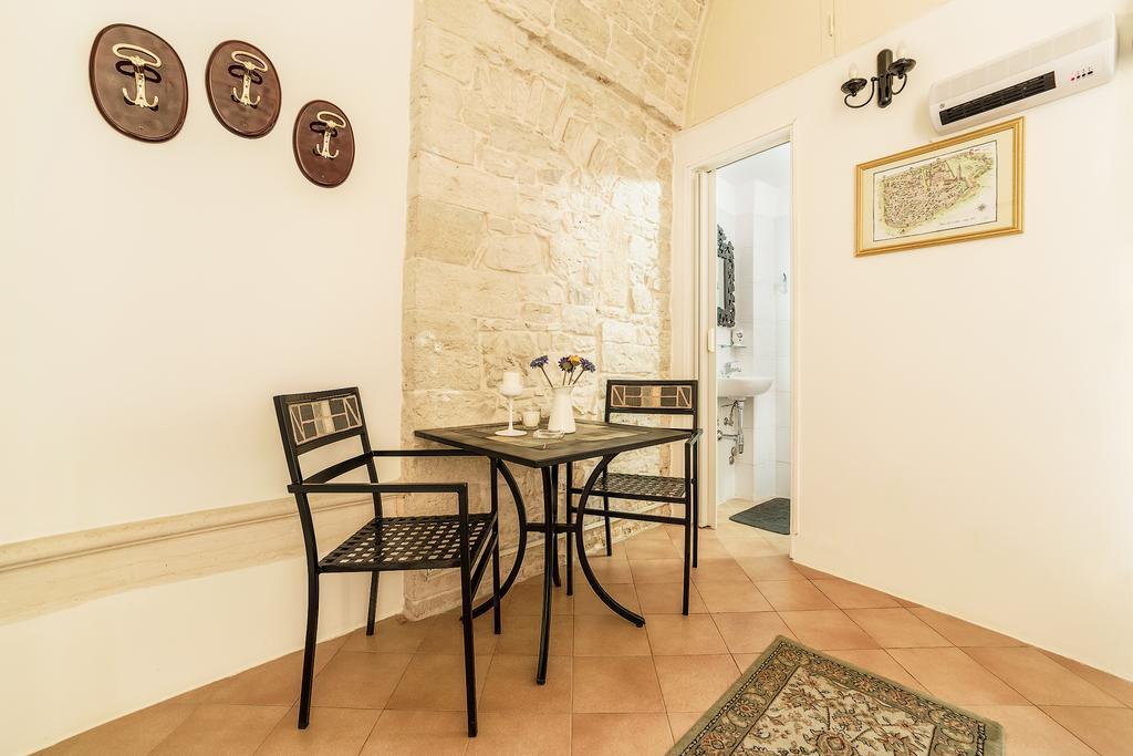 La Torre Storica Bed & Breakfast Битонто Екстериор снимка
